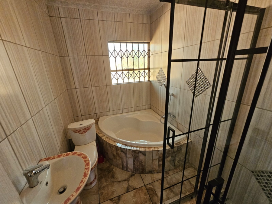 To Let 4 Bedroom Property for Rent in Welgelegen West Free State